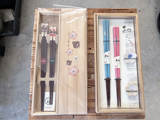 画像：お箸-「一双issou」(箱入り)、「和ごころ」(箱入り)